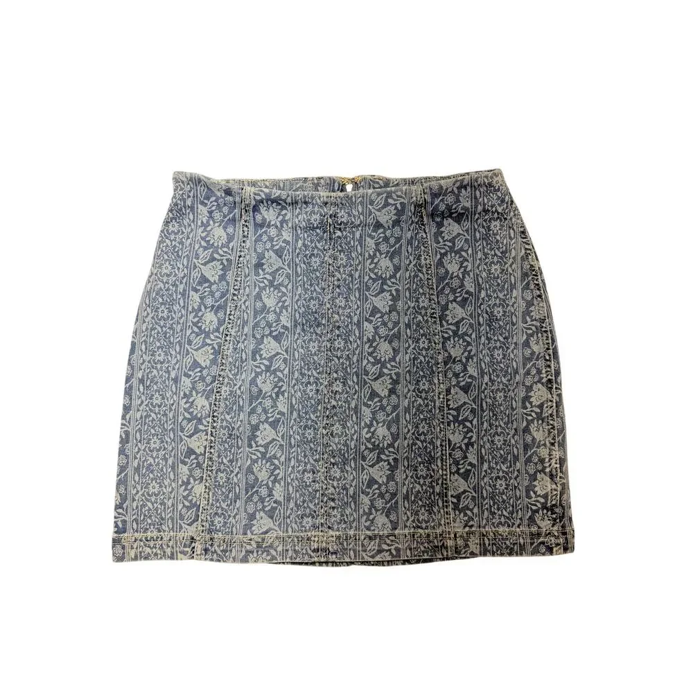 Free People Denim Mini Skirt Size 12 Blue Floral Boho Y2K Printed Jean Skirt